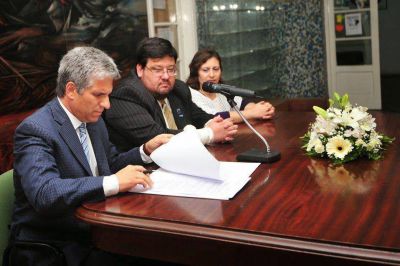 El Gobierno contrat� de forma directa a San Luis Sapem para refaccionar la Normal Mixta