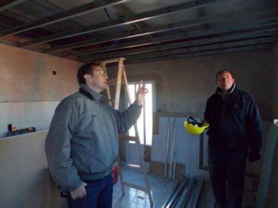 Notorio avance en la construcci�n de un barrio de viviendas en Tornquist