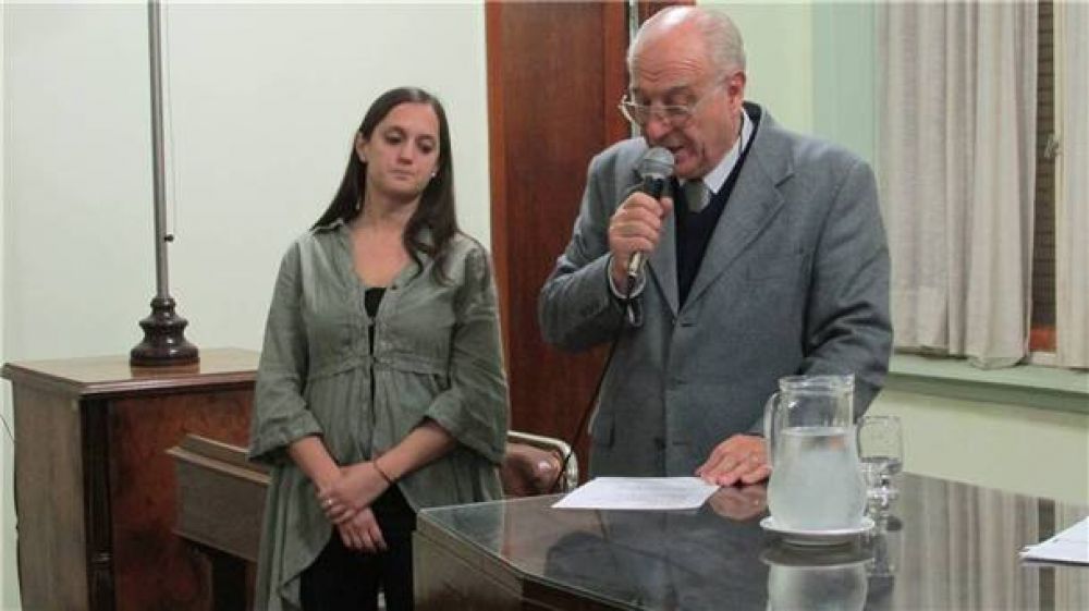 Jur� como concejal Mar�a Laura Creparula