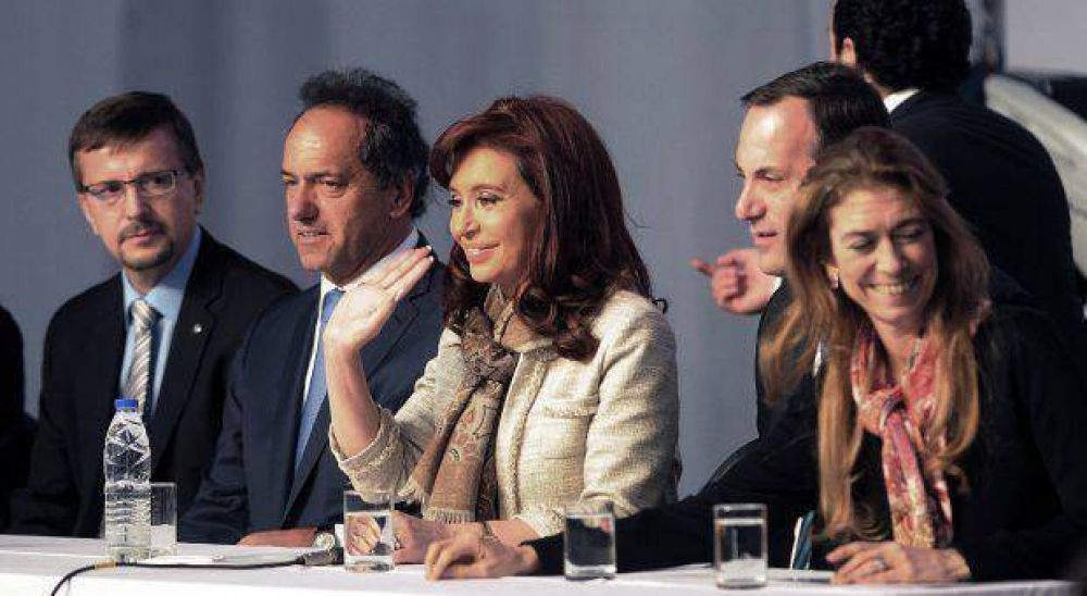 Junto a Scioli, CFK apunt a los Fondos Buitre y pidi defender las quitas conseguidas