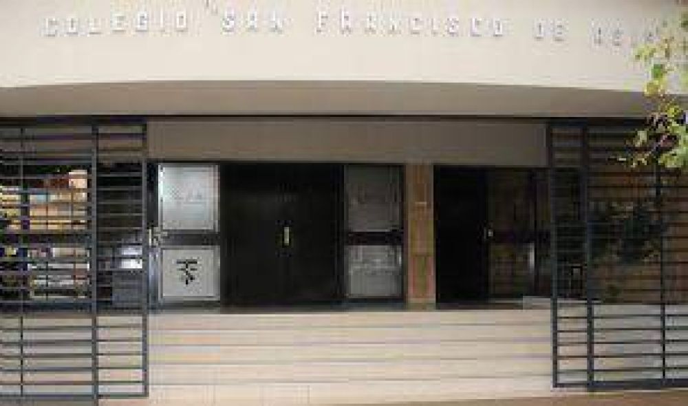 La chica que fue agredida volvi� a la escuela y su familia se enter� de una triste noticia