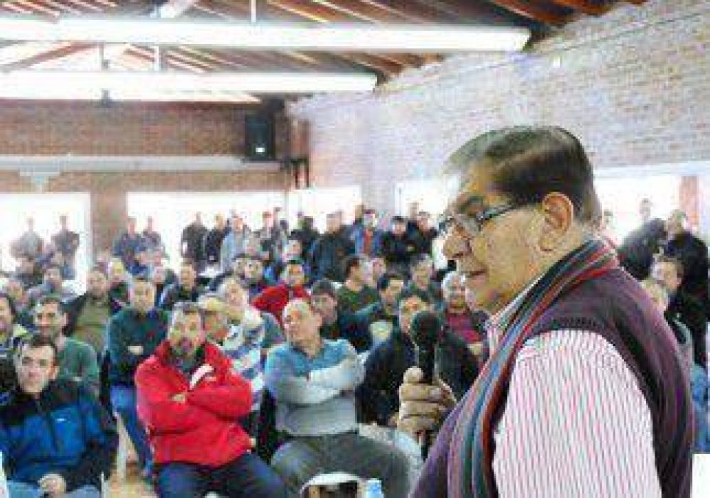 Renesa: hubo 70 despidos y los petroleros pararon 