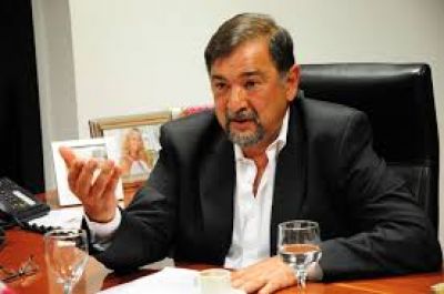 �Para ser gobernador no dependo de nadie sino del voto popular� 