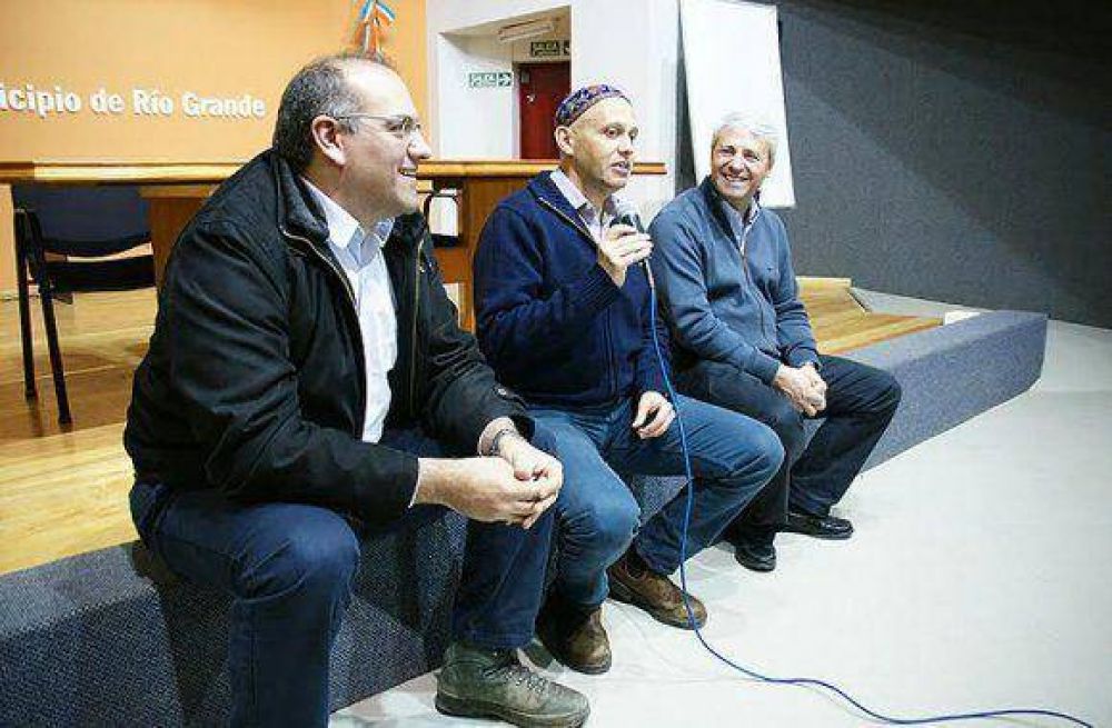 Para Bergman, los senadores y diputados fueguinos �no trabajan para la provincia�