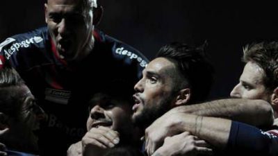 SAN LORENZO 5 - BOLIVAR 0: Cicl�n con altura