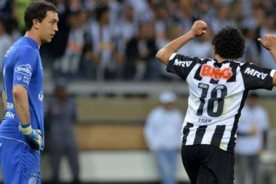 Lan�s perdi� en la Recopa ante Atl�tico Mineiro con dos goles en contra en el alargue