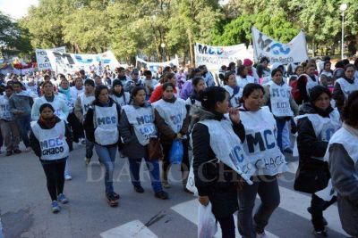 Organizaciones pol�ticas y sociales marcharon en Resistencia contra 