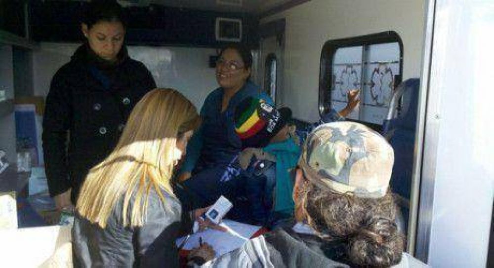 Seguimiento m�dico a las embarazadas y los beb�s en los centros de evacuados