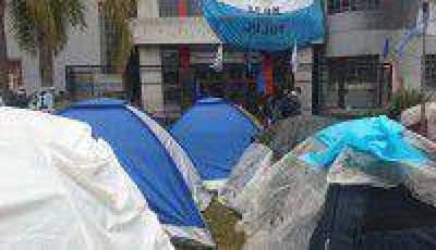 El SEOM levant� el paro y el acampe