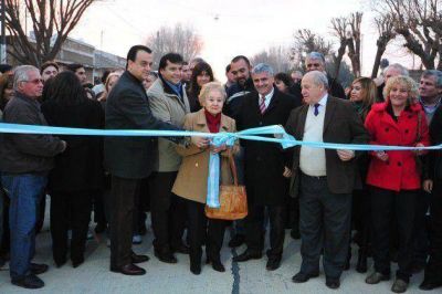 Inauguraron 24 cuadras de pavimento