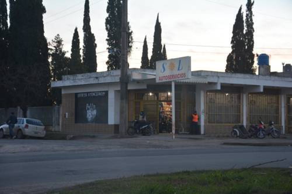 Asaltantes entraron armados a un supermercado chino y huyeron sin poder robar