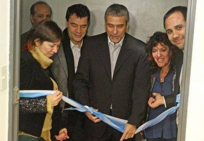 Avellaneda: Ferraresi y Batakis inauguraron un Centro de C�mputos