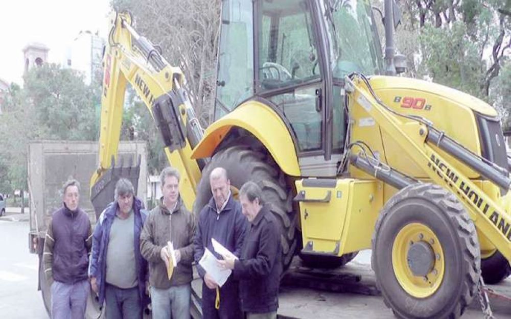 Incorporan m�quina para trabajos en la red cloacal