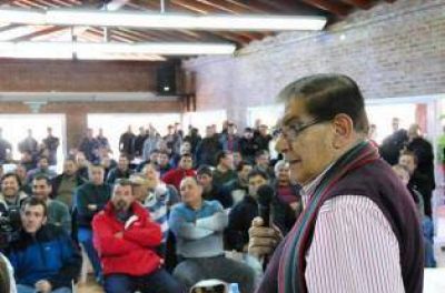 Petroleros paralizan la actividad en Neuqu�n