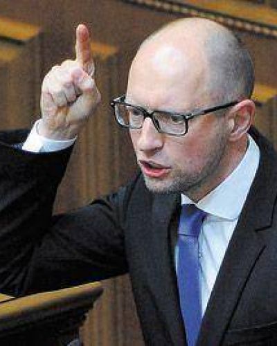 El gobierno ucraniano se parte y se cae