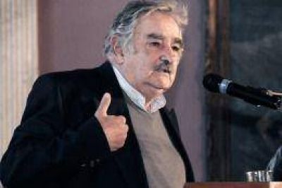 Mujica viaja el lunes a Caracas para participar de la Cumbre del Mercosur