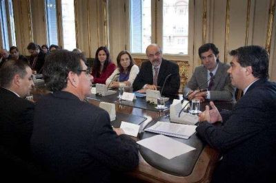 Los trabajadores vitivin�colas de Salta tienen garantizado su obra social