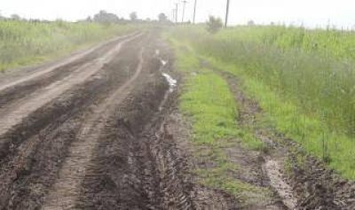 Emergencia Agropecuaria: Naci�n y municipios planifican reparaci�n de caminos rurales