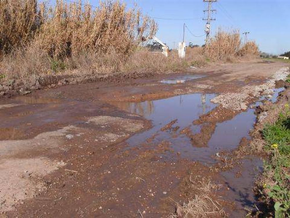 Vecina de Ruta 9 reclama por el mal estado del �camino diario para ir a trabajar�