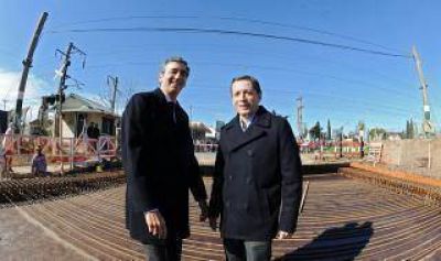Esteban Echeverr�a: Randazzo recorri� la construcci�n de los Pasos Bajo Nivel de la l�nea Roca