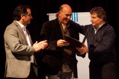 Cultura: Otra caja pol�tica de Pulti