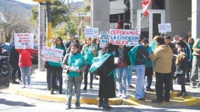 Universitarios dicen que tributan 'ganancias' con un 30% del sueldo