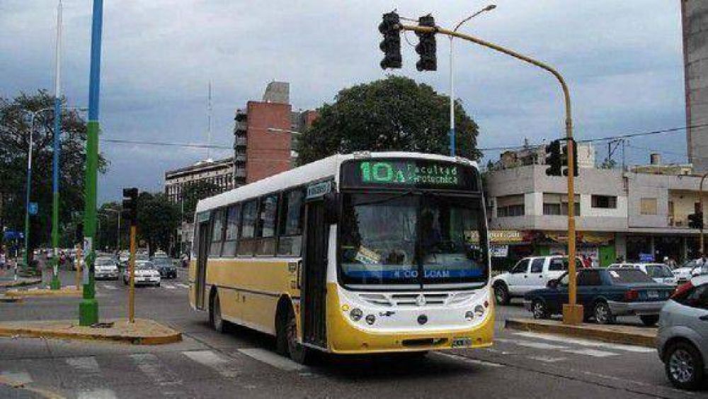 El p�nico viaja en colectivo en Tucum�n