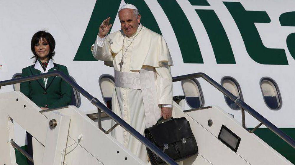 El Papa viaja al sur de Italia y ser� recibido por 200 mil fieles