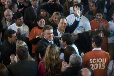 El presidenciable elogia al intendente capitalino