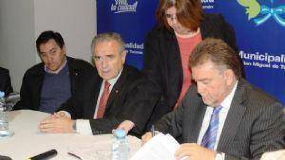 Tarjeta Ciudadana: La Intendencia y la FET firmaron un convenio
