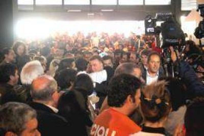 D�a 2: Scioli despeg� de Alperovich y se mostr� junto a Domingo Amaya