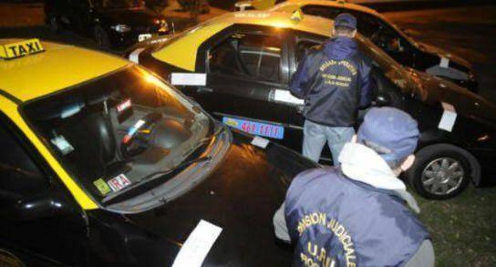 Encontraron droga en el interior de tres taxis
