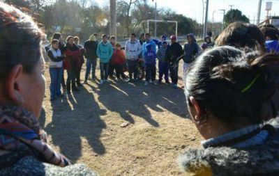 Un adolescente muri� por una bala policial