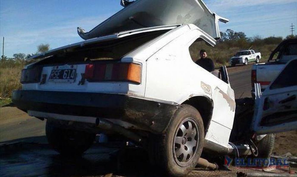 Muri� un soldado voluntario al chocar su auto contra una alcantarilla; hay 4 heridos