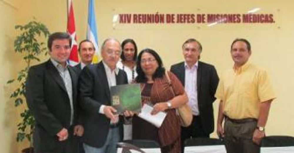Bacileff se reuni con funcionarios de salud cubanos