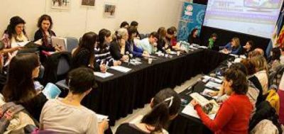 Taller contra la violencia medi�tica