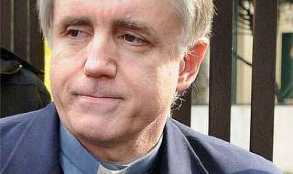Tras investigaci�n de Lanata, allanaron la casa del padre Grassi por desv�o de donaciones