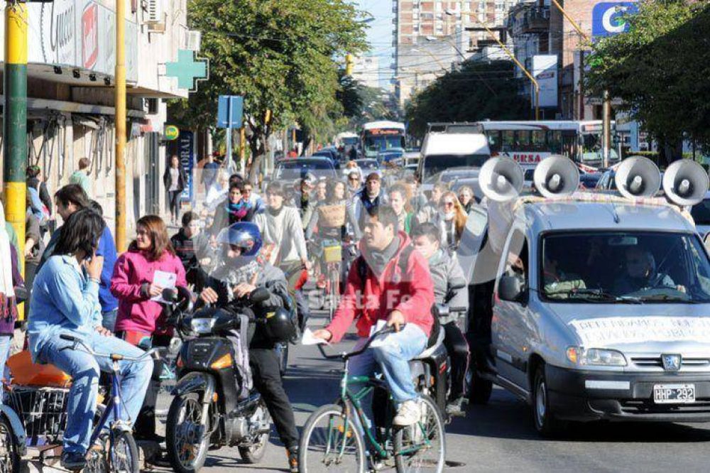 La Caravana en defensa de lo p�blico recorri� Santa Fe