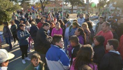 Quieren sacar a los manteros de plaza Jer�nimo del Barco