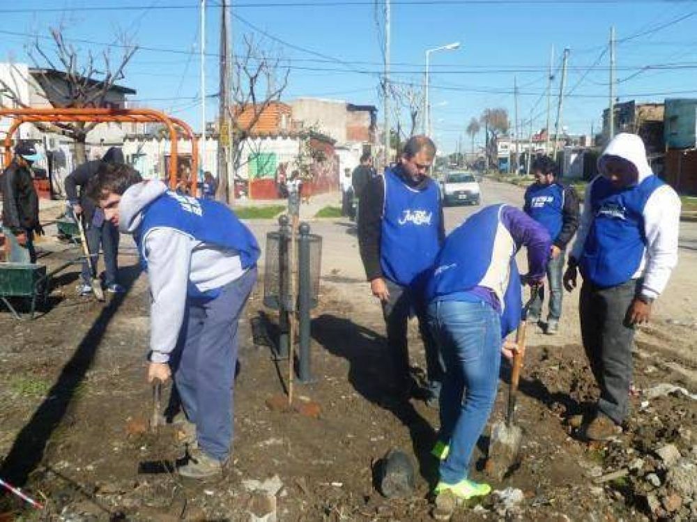 Realizaron una jornada solidaria en instituciones y espacios p�blicos en barrios de Avellaneda