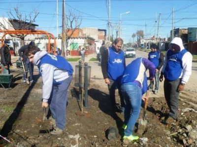 Realizaron una jornada solidaria en instituciones y espacios p�blicos en barrios de Avellaneda