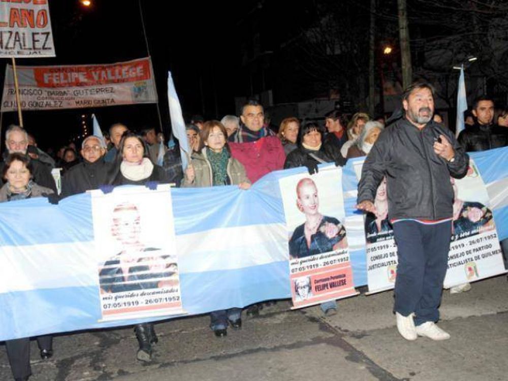Guti�rrez encabez� la marcha recordando la figura de Evita