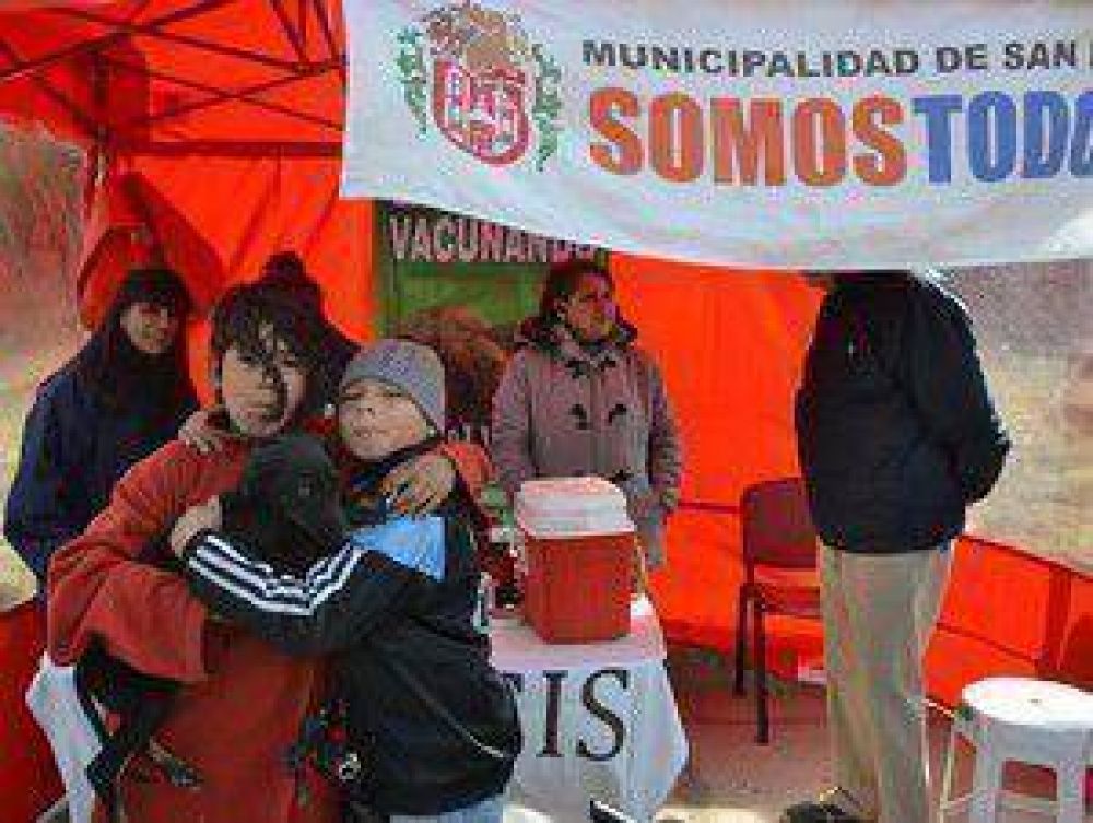  Contin�a la campa�a municipal de vacunaci�n y desparasitaci�n de mascotas