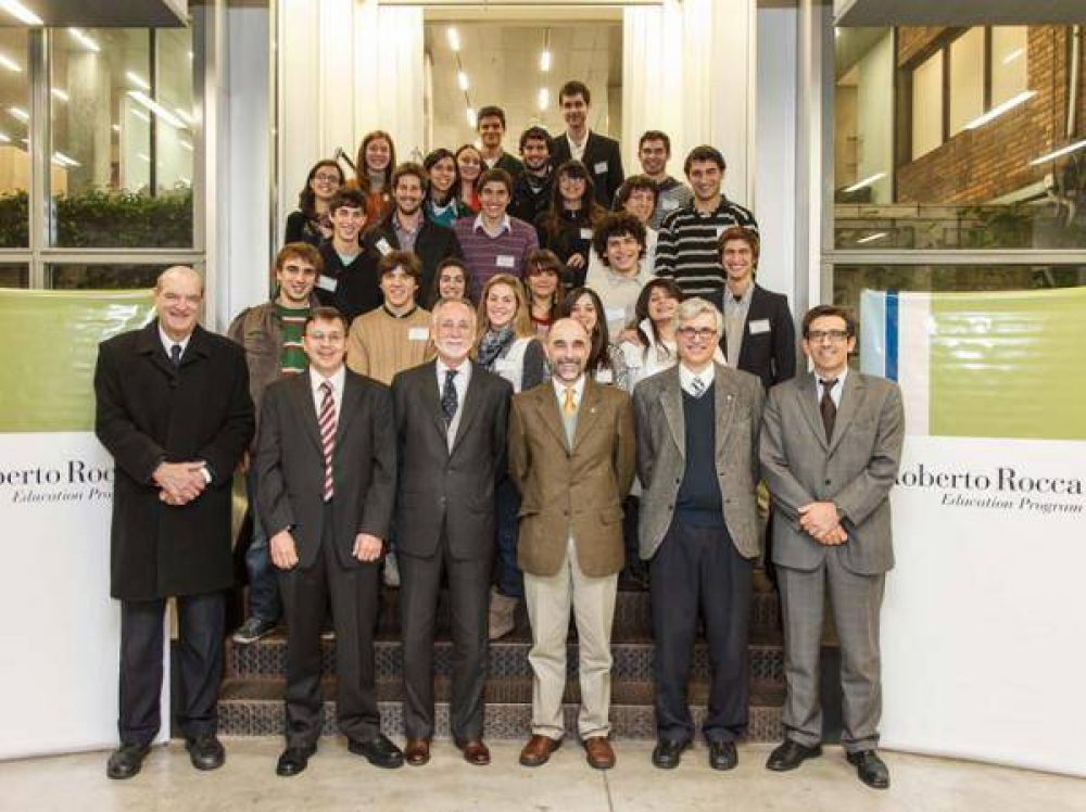 Ya se entregaron 800 becas del programa educacitvo �Roberto Rocca�