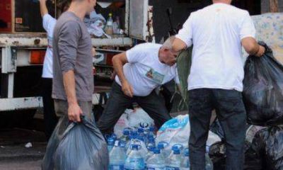 Camioneros solidarios recolectaron 90 mil kilos en mercader�as para inundados