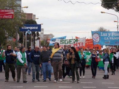 Paritarias: gremios van por aumentos y blanqueo