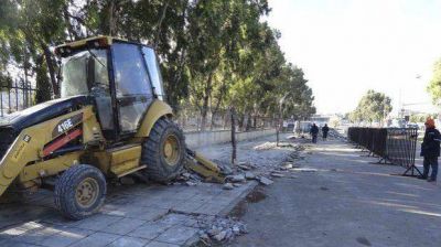 Empez� la remodelaci�n de veredas del circuito aer�bico en la Yrigoyen