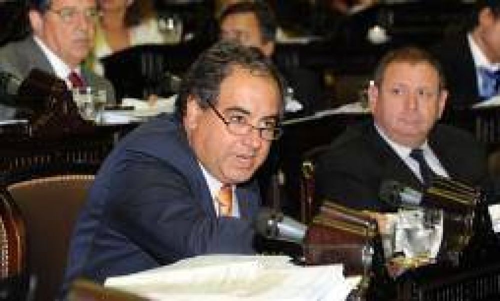 Julio Mart�nez volvi� a apuntar contra la pol�tica econ�mica K