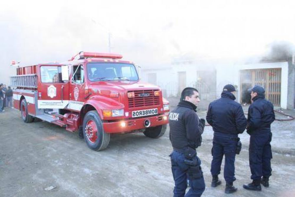 Cortocircuito provoc� incendio sobre vivienda