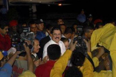 Honduras: crece la tensi�n y Zelaya anuncia que vuelve para retomar el poder